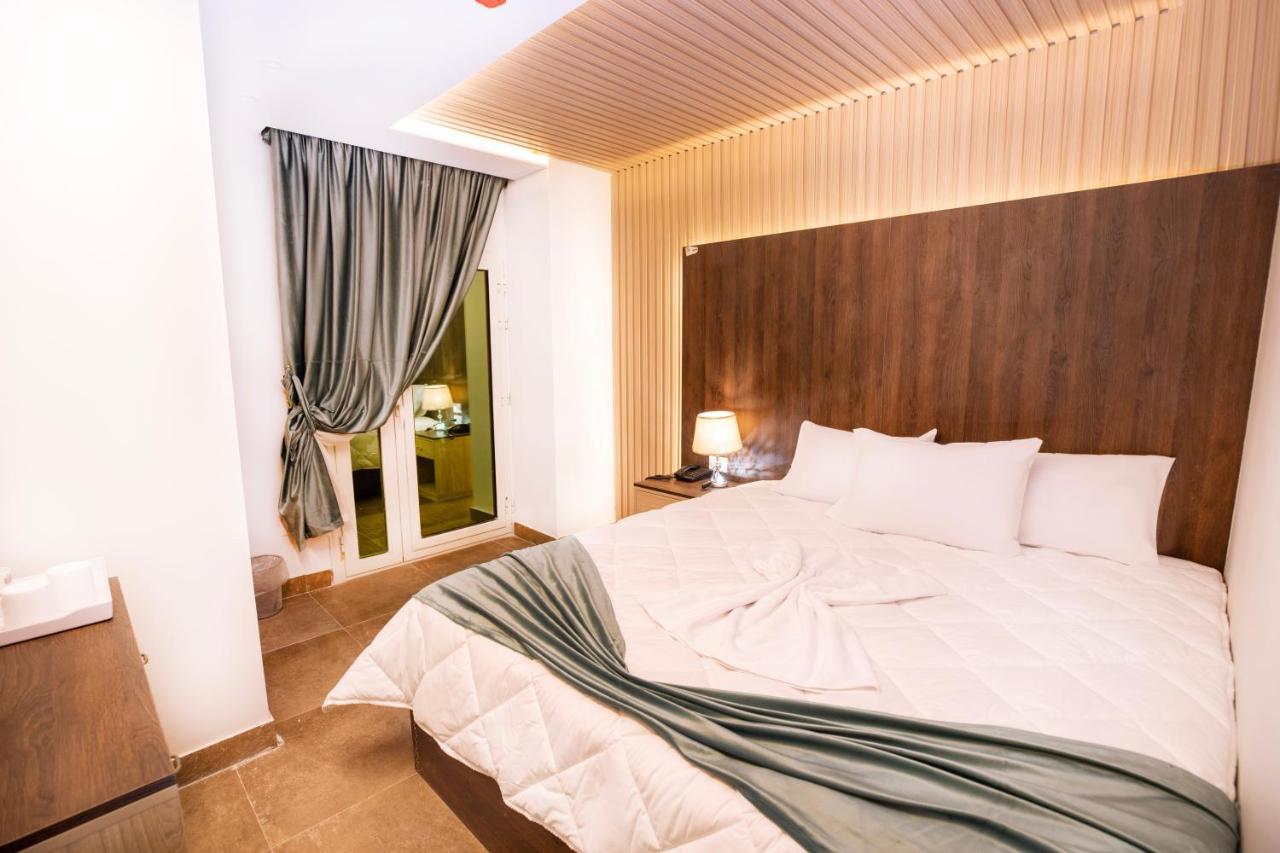 Blue Pyramids Eyes Hotel Al Kawm al Akhdar エクステリア 写真