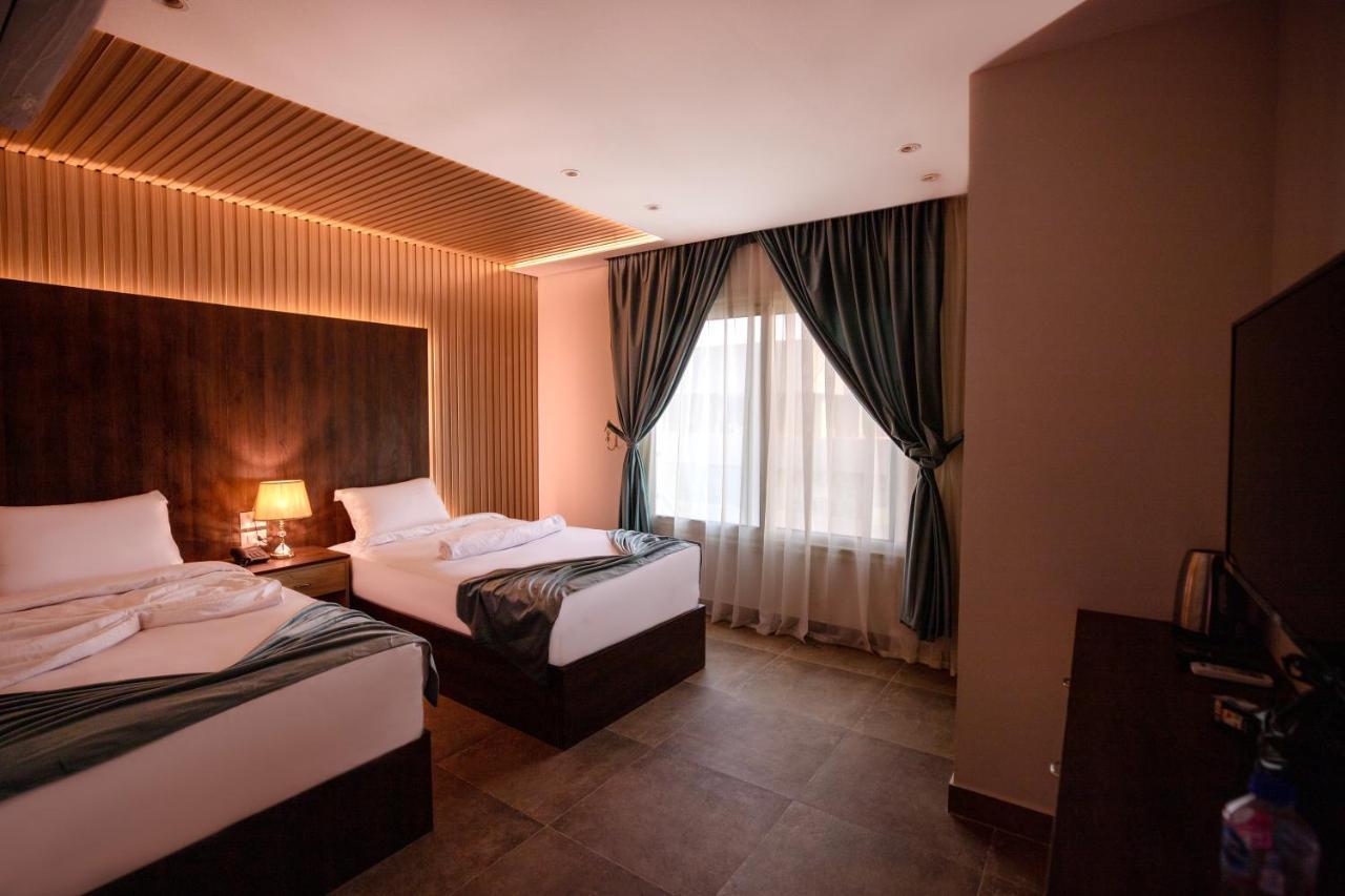 Blue Pyramids Eyes Hotel Al Kawm al Akhdar エクステリア 写真