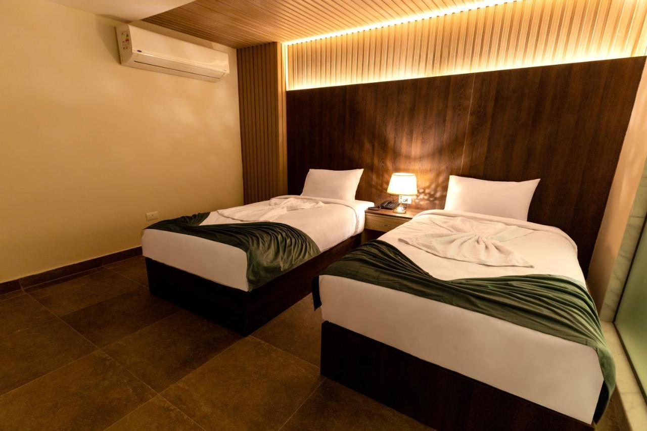 Blue Pyramids Eyes Hotel Al Kawm al Akhdar エクステリア 写真