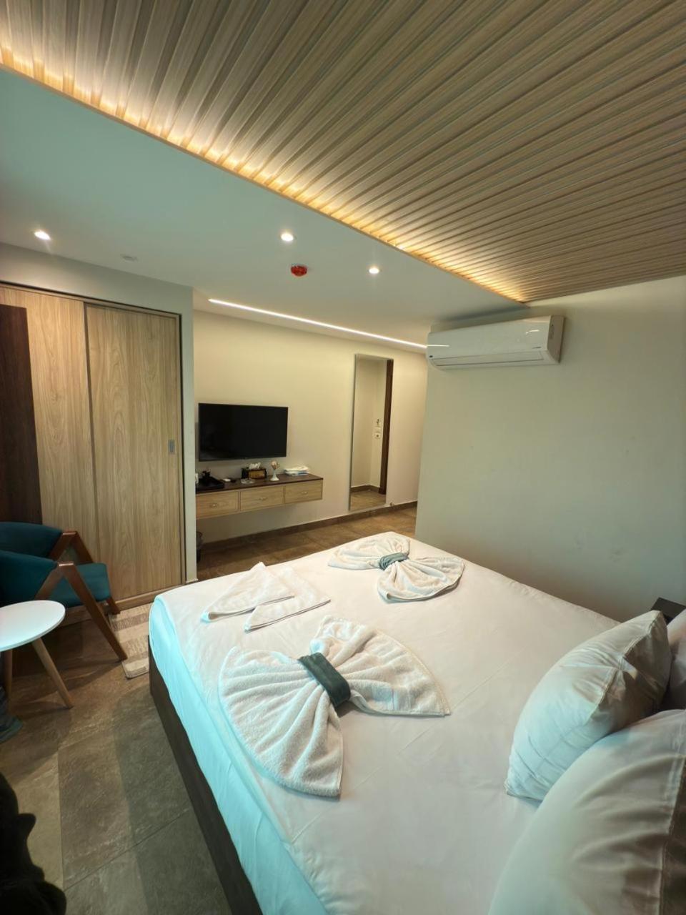 Blue Pyramids Eyes Hotel Al Kawm al Akhdar エクステリア 写真